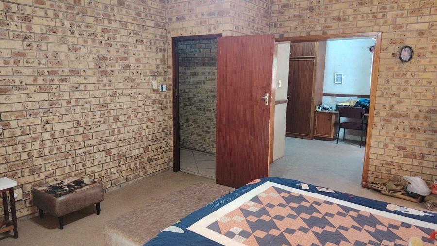 4 Bedroom Property for Sale in Wilkoppies North West